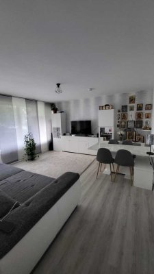 3-Zimmer-EG-Wohnung-barrierefrei-komplett saniert-Stellplatz