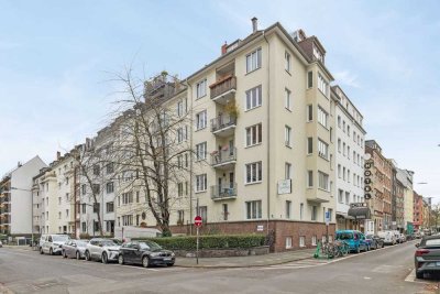 Charmante Altbauwohnung am Rathenauplatz: 3 Zimmer mit Wintergarten in modernisiertem Zustand!