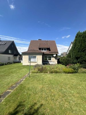 * Uslar * Ein- / Zweifamilienhaus * Wfl. ca. 144 m² * GS ca. 723 m² * Garage *