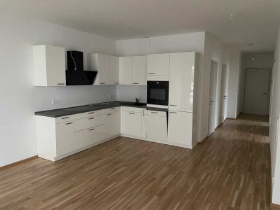 3-Zimmerwohnung mit neuer EBK und 2 Bädern!