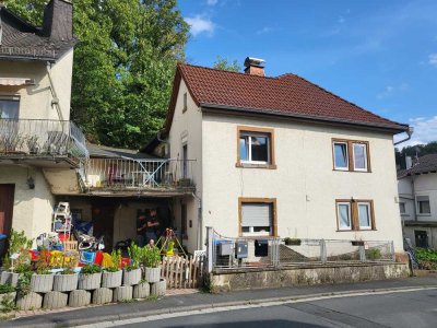 Für Handwerker und Kreative Mehrfamilienhaus mit großem Grundstück