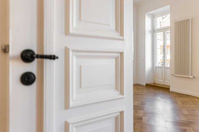 Viel Platz & wunderschöne Altbaudetails: Großzügige, bezugsfertige 4-Zimmer-Wohnung