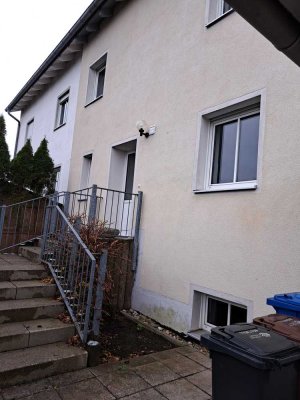 Geräumige, günstige und vollständig renovierte 7-Zimmer-Doppelhaushälfte mit EBK in Mainburg