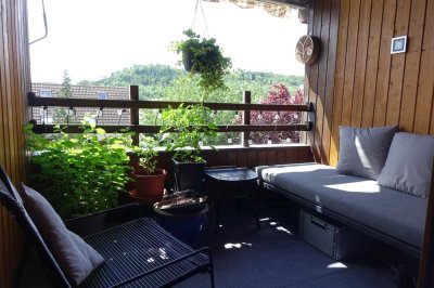 4-Zimmer-Wohnung mit Loggia, Balkon und Stellplätzen