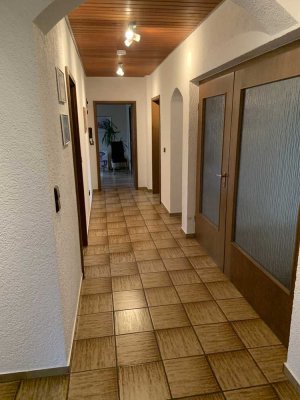 Schöne 4-Zimmer-Wohnung mit Balkon und Garten in Lahnau Atzbach