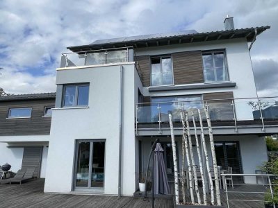 Traumhaus mit Panoramablick und beh. Pool, geh. Ausstattung, EBK, Doppelgarage und Carport