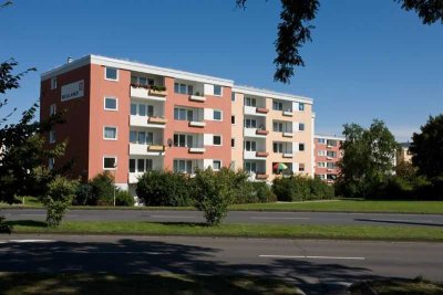 4-Zimmer-Wohnung mit zwei Loggien // 3.OG rechts