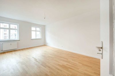 Wohnen in Friedrichshain: 4 Zimmer + Tageslichtbad + Badewanne + PROVISIONSFREI