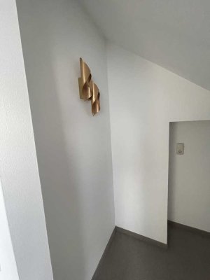 Stilvolle, gepflegte 2-Zimmer-Maisonette-Wohnung mit gehobener Innenausstattung mit EBK in Augsburg