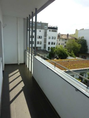 Da-Innenstadt: kernsanierte 2 Zimmer-Whg., 3.OG, ca. 62 m², nagelneue EBK, West-Blk.