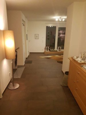 Stilvolle 4-Raum-Penthouse-Wohnung mit gehobener Innenausstattung mit EBK in Pfaffenhofen an der Ilm