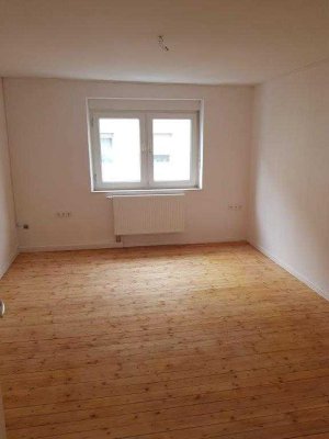 Nähe Gibitzenhofstraße ! Helle, 3-ZW, 66 m², Balkon, Laminat, 1. OG ohne Aufzug