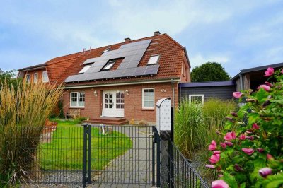 Zeitgemäßes Wohnen: Großzügige Doppelhaushälfte mit Modernität - inklusive großem Carport