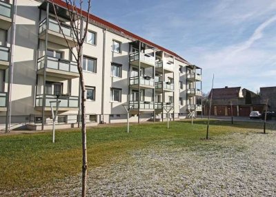 Bezugsfertige 3-Raum-Wohnung im 1. OG mit großem Balkon