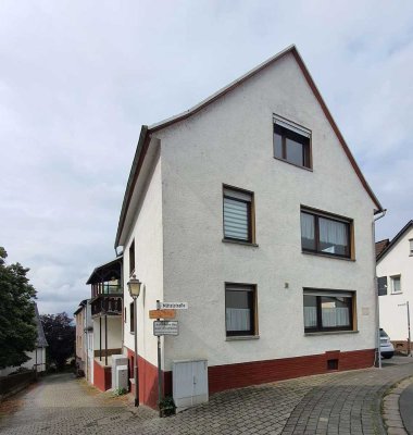 Großzügiges Wohnhaus mit Werkstatt/Lager und Garage in Runkel-OT