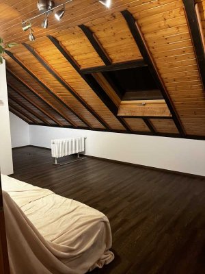 Charmante Dachgeschosswohnung in Nierstein – Günstig und Individuell