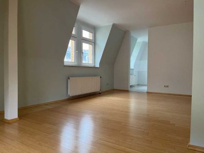 Schöne Dachgeschosswohnung in Dresden-Neustadt zu vermieten.