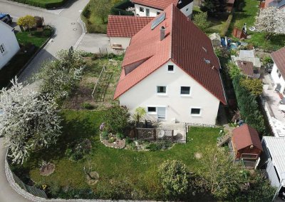 Großes Einfamilienhaus (Zweifamilienhaus) in Mönchsroth Massiv