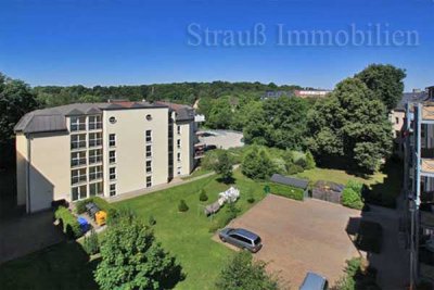 Schöne Single-Wohnung mit Balkon, Laminat und Aufzug...