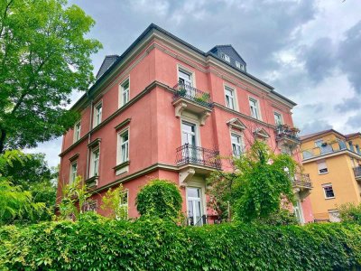 3-Zimmer Wohnung im charmanten Altbaustil mit eigenem Garten