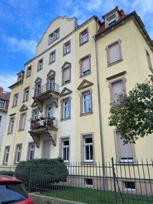 +++ Tolle 3 Raum Wohnung mit Südbalkon und Außenstellplatz, 2.OG +++