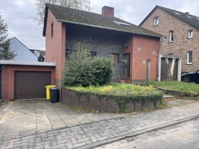 Freistehendes Zweifamilienhaus in Frechen