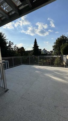 Neu sanierte Loft Wohnung mit 27qm großer Terrasse in Altrip zu vermieten