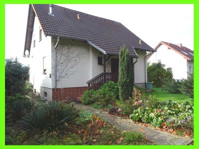 Großes Einfamilienhaus Baujahr 1994 - 3 Kinderzimmer - 2 Bäder - Hobbyraum + Garage + Carport