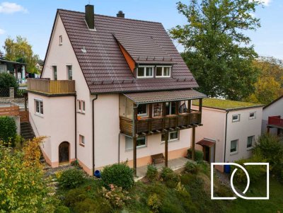 Sofort bezugsfertig! Modernisiertes Zweifamilienhaus mit traumhaften Grundstück in ruhiger Lage