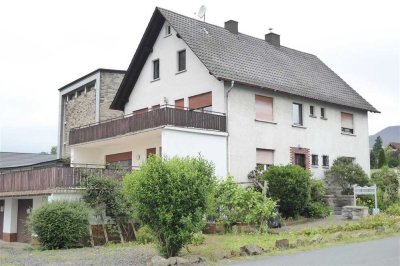 Gepflegtes 3-Familienhaus zum
Selbstbewohnen oder zum Vermieten in Toplage