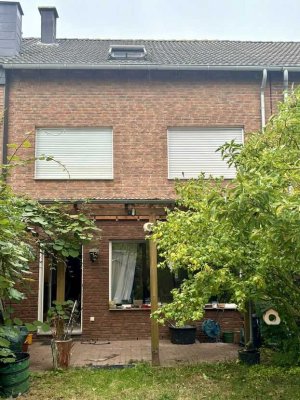 **Solides Reihenmittelhaus top gepflegt mit Garten und Garage**