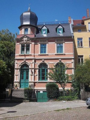 Schöne 2-Zimmer-Wohnung Nähe Botanischer Garten, EBK,  Diele und Badezimmer mit Dusche.