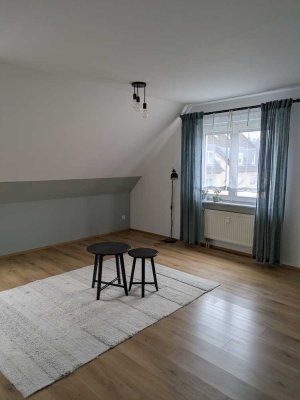 Einziehen und wohlfühlen! 2,5-Zimmer-Maisonette-Wohnung in Schnaittach (mit EBK, Balkon, Stellplatz)