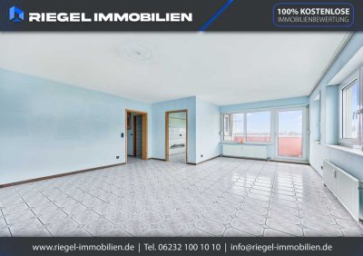 Sie hier? Wir auch! Großzügige 3 Zimmerwohnung mit Balkon, PKW - Stellplatz und Personenaufzug