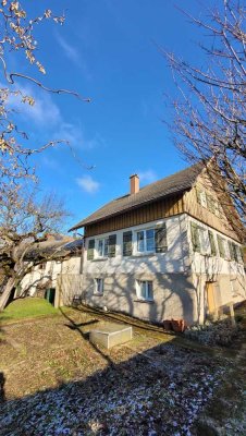 Charmantes Einfamilienhaus mit großem Garten und viel Entfaltungsmöglichkeit