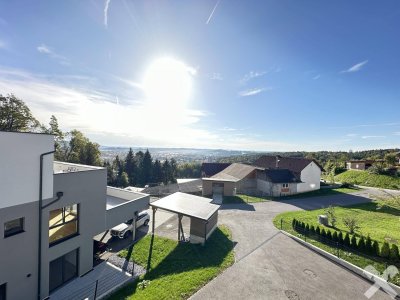 Exklusives Wohnen in Doppelhaushälfte mit Panoramablick