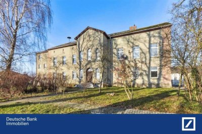 **Exklusives Herrenhaus von 1850 – Historisches Wohnen auf ca. 9.500 m² Grundstück**