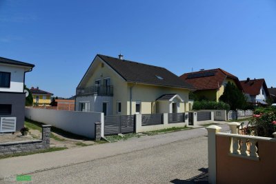 Großzügiges Familienhaus für Wohnen und Arbeiten in schöner Umgebung!