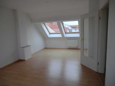 Markkleeberg*
helle 2 Zimmer-DG-Wohnung* Tageslichtbad* Wohnküche*