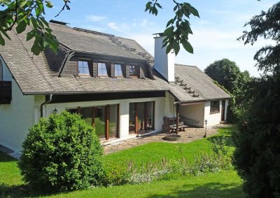 Landhaus mit gehobener Ausstattung in bester Wohnlage in Selbitz, Oberfranken (Nähe Hof / Saale)