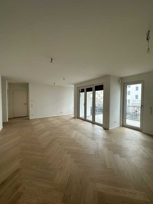 Stilvolle 4-Zimmer-Wohnung mit luxuriöser Innenausstattung, EBK und TG mit Wallbox