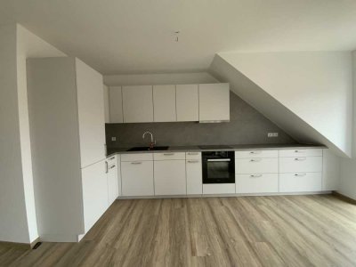 *** LAATZEN - GLEIDINGEN *** Atelier -Wohnung in exklusivem 6-Parteienhaus ! Balkon � ! Garage !