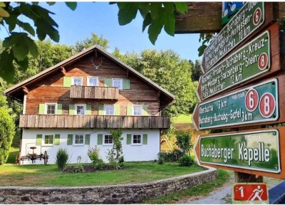 Großes Haus Bauernhaus Haus mit Dachgeschoss Wohnung