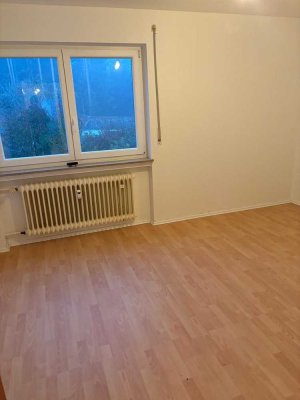 550 € - 100 m² - 4.0 Zi. edyllisch und ruhige Lage mit Parkplatz und sportanlage nebenan