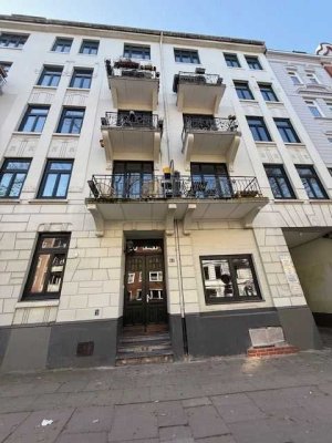 Moderne Maisonette-Wohnung in Hamburg mit Balkon