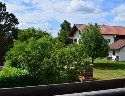 Freistehendes Einfamilienhaus mit Pool im Herzen von Otterfing