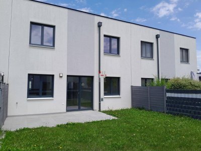 Moderne Wohnträume in Theresienfeld - Perfektes Reihenhaus mit Garten und Stellplätzen zur Miete