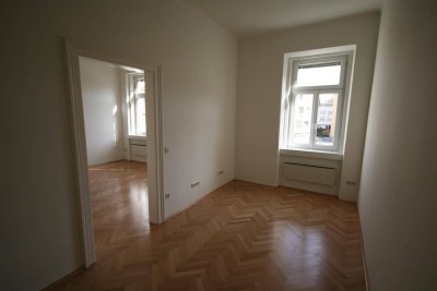 helle 3 Zimmer Altbauwohnung