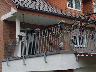 Stilvolle 2-Raum-Wohnung mit gehobener Innenausstattung mit Balkon und EBK in Schönwalde-Siedlung