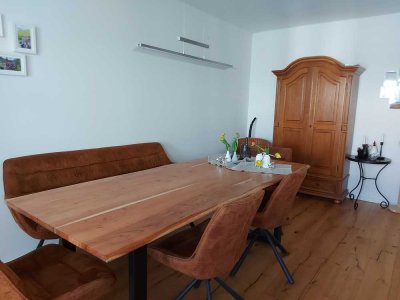 Stilvolle 4-Zimmer-Wohnung mit gehobener Innenausstattung mit Einbauküche in Augsburg